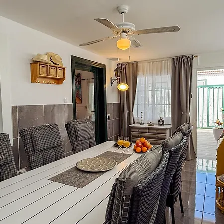 דירה Abades Beach Home